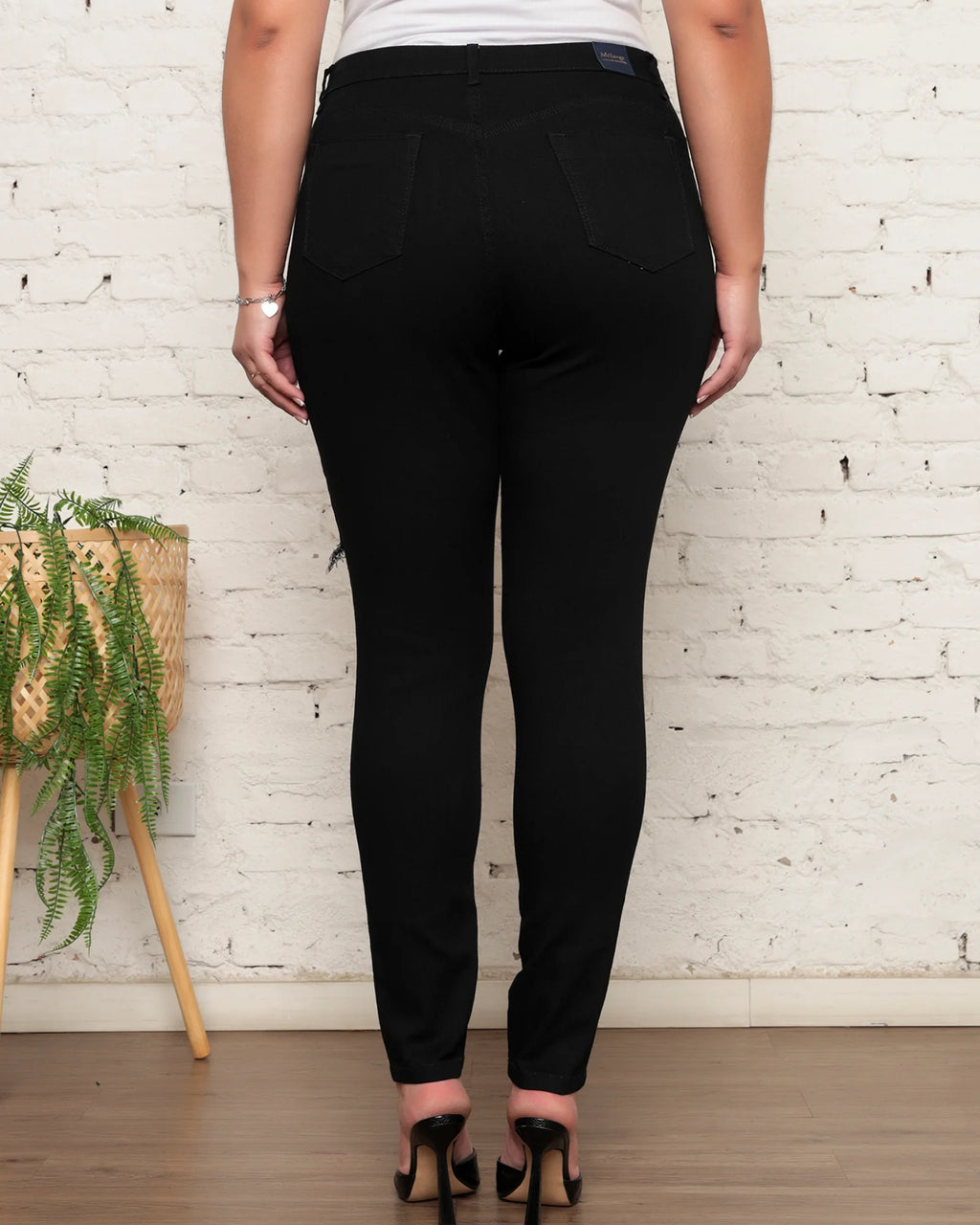 Calça Jeans Plus Size Rasgada Onix Feminina