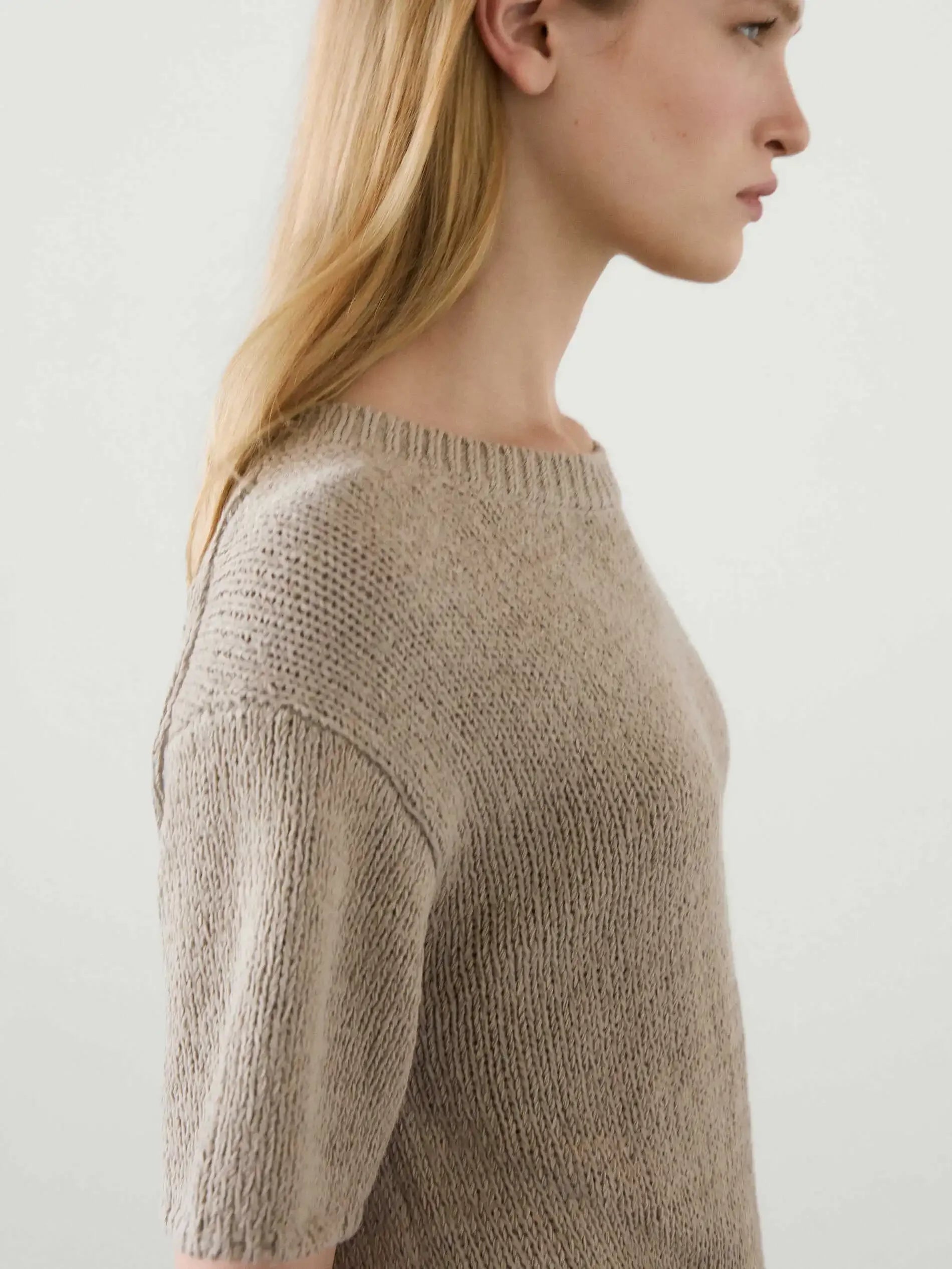 Suéter Básico Marrom Gola Redonda - Manga Curta Casual Feminino