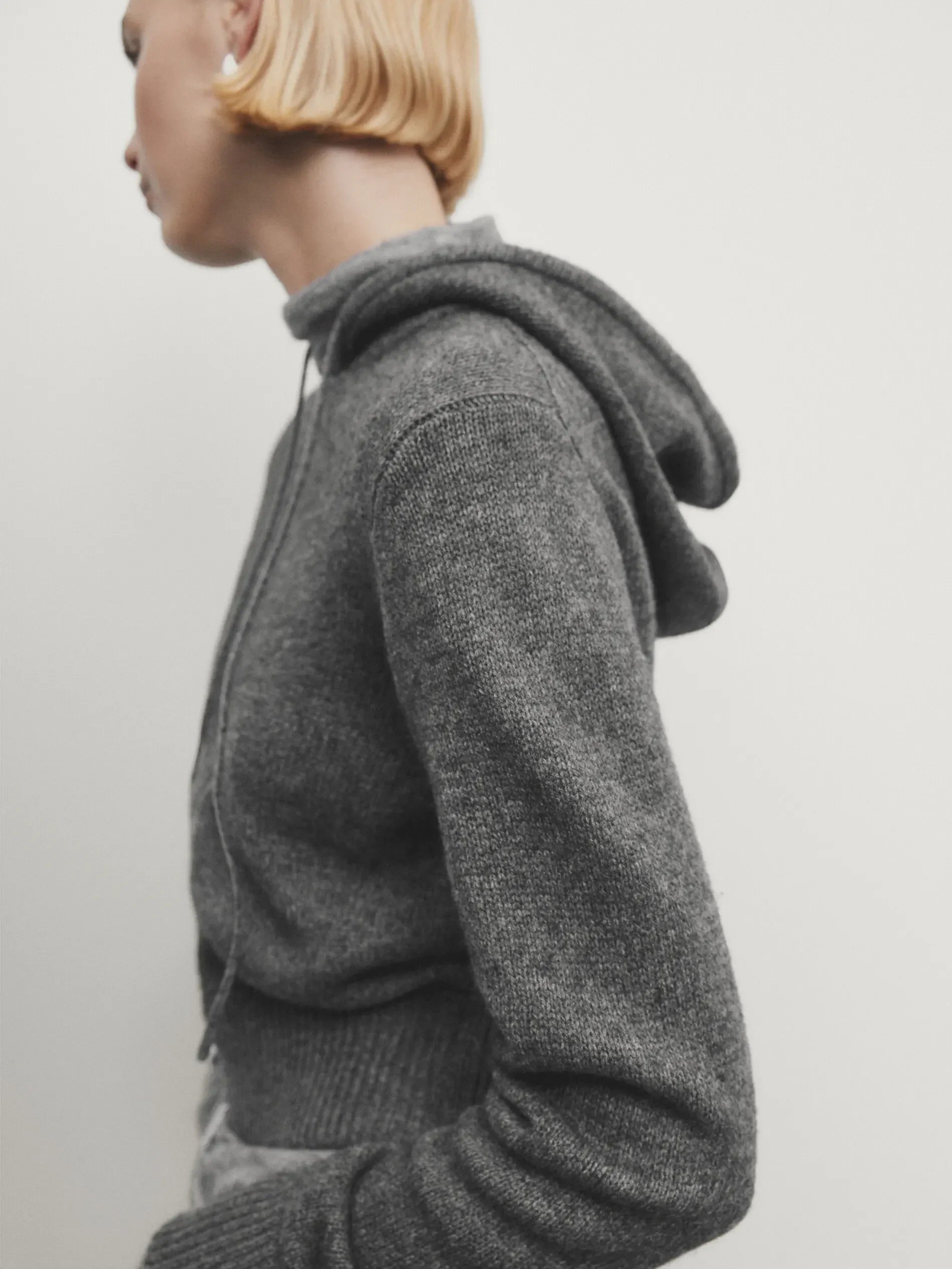 Casaco de Tricô com Capuz - Moletom Feminino Esportivo