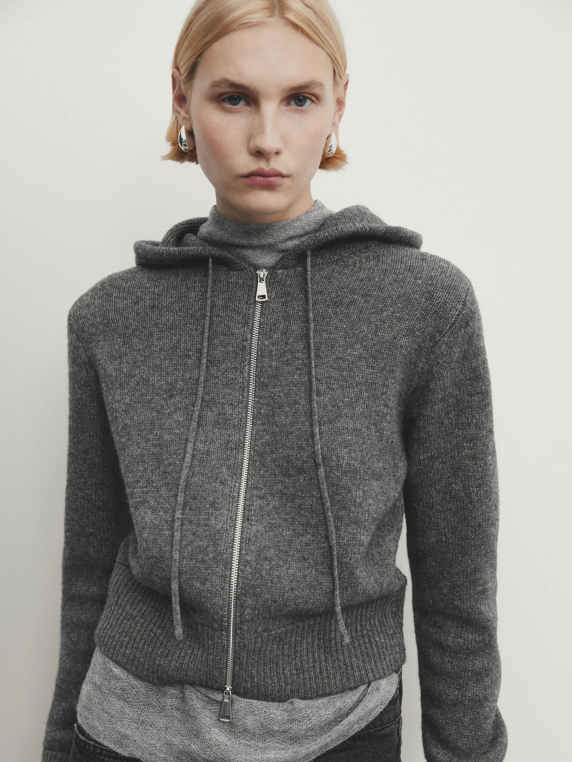 Casaco de Tricô com Capuz - Moletom Feminino Esportivo