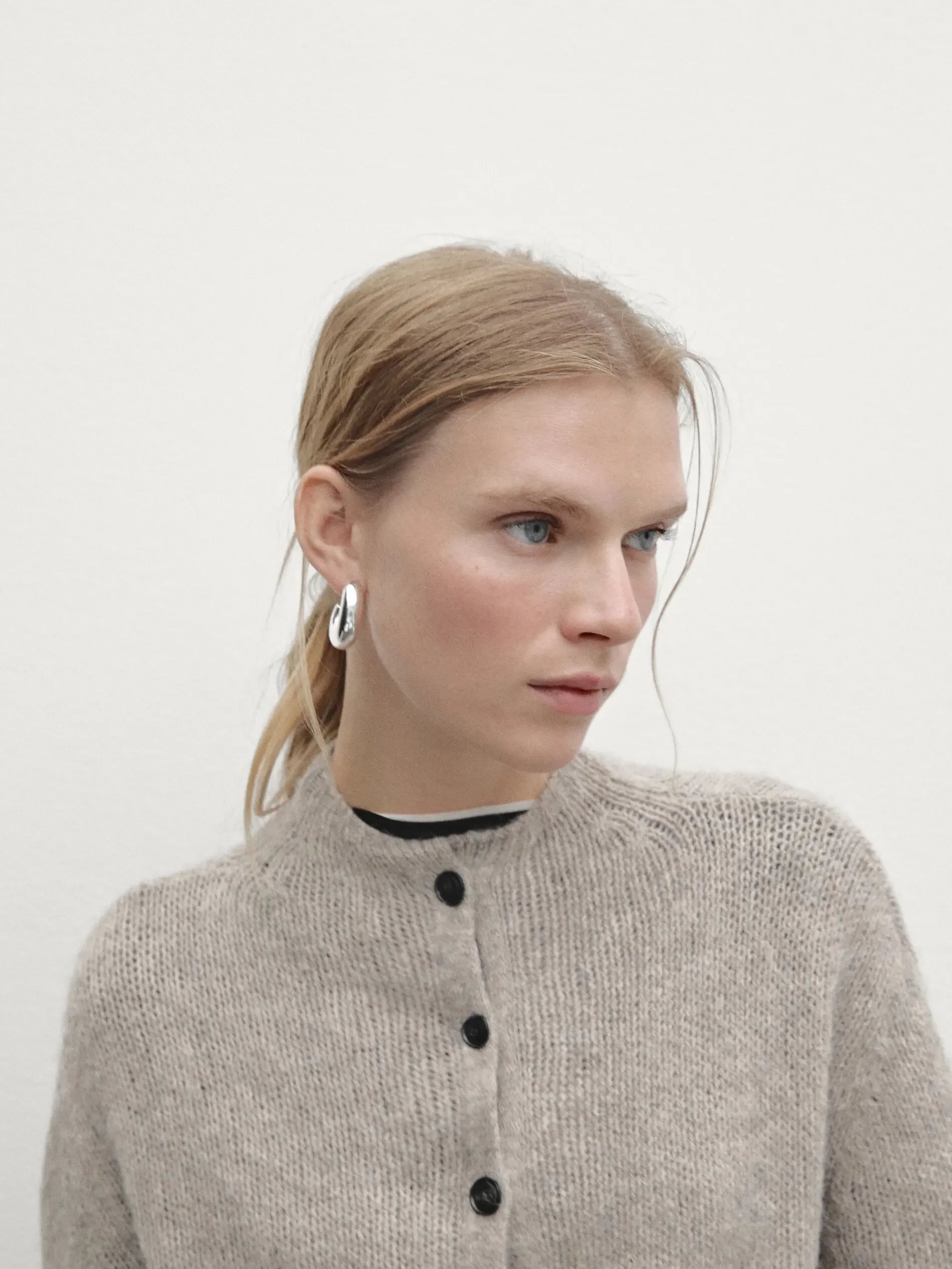 Cardigan de Tricô Minimalista Semi-Gola Alta - Estilo Executivo Feminino