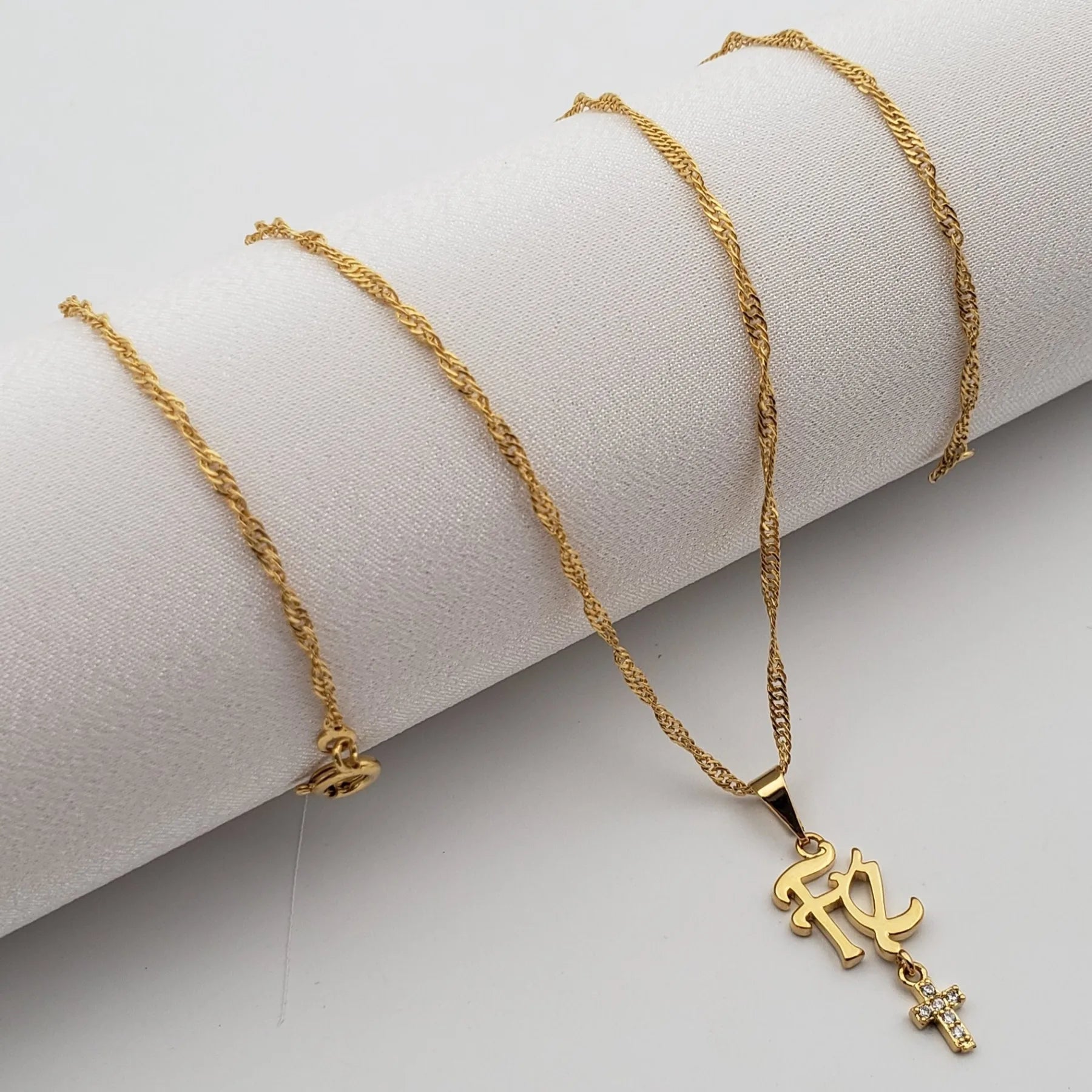 Colar gargantilha banhado a ouro Faith Cross feminino de 45 cm