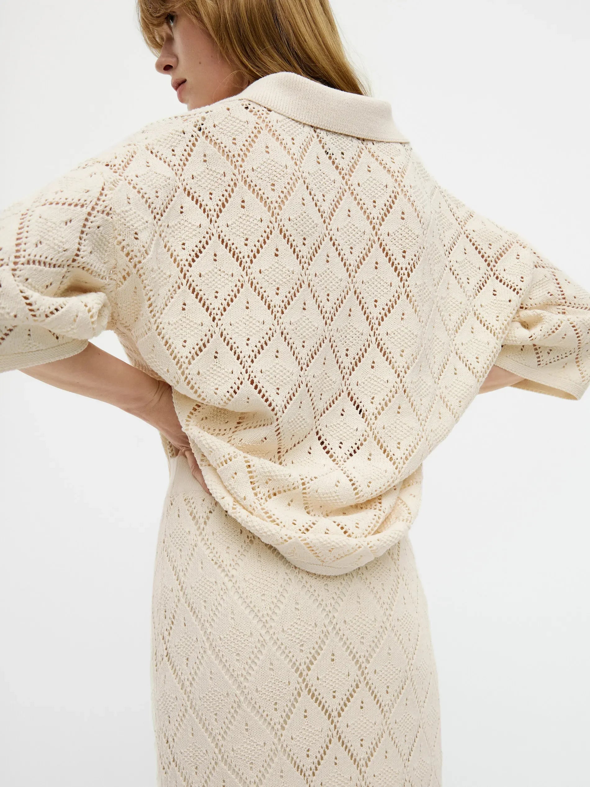 Blusa de Tricô Vazada Decote V - Marrom Claro Ajustada Feminina