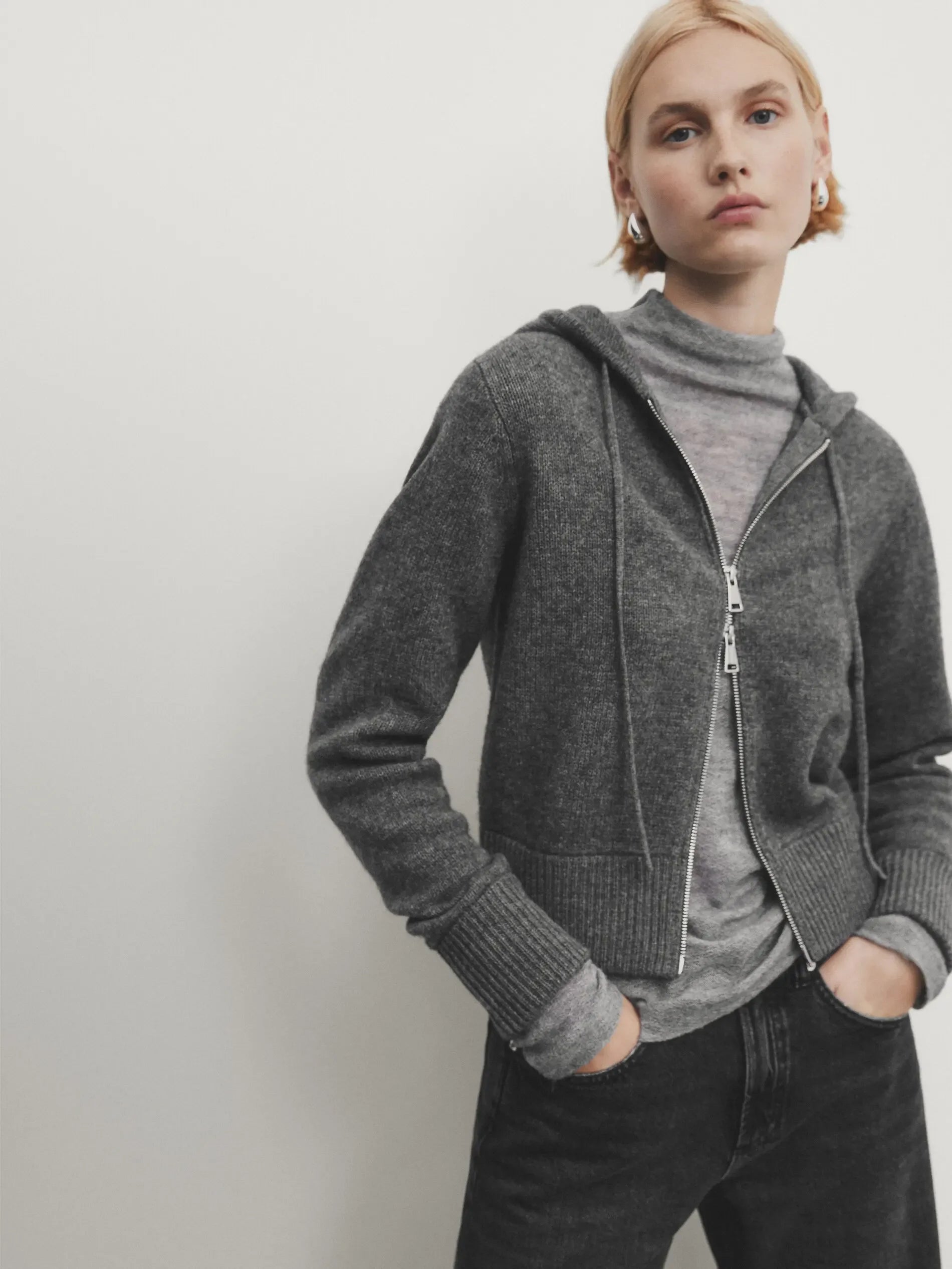 Casaco de Tricô com Capuz - Moletom Feminino Esportivo